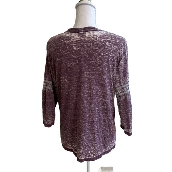 Purple and White washed out V neck T-shirt - Picture 6 of 10